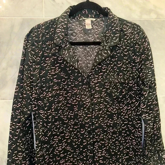 Victoria’s Secret cotton Long Sleeve Button Up Green Leopard Night Shirt Size M - Picture 4 of 11